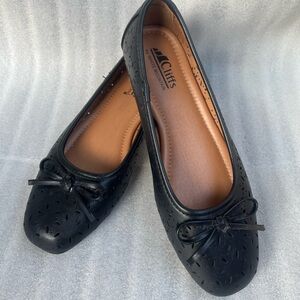 Cliffs by White Mountain Flats